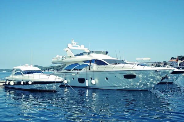 Private motor yachts
