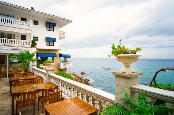 Beautiful hotel near the mediterranean sea — Stock Photo #7307459