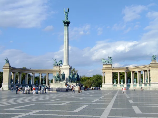 General view of Heroes\' Square