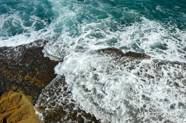 Havet nära tunnland. — Stockfoto