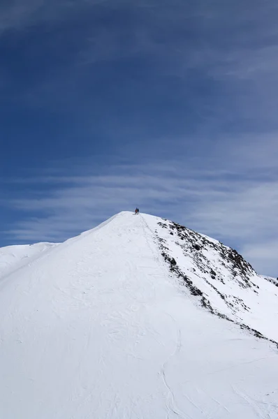 산 위에 freeriders — 스톡 사진