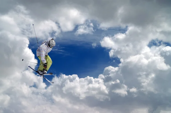 Saltador de esquí Freestyle — Foto de Stock