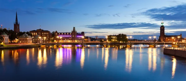 Panorama nocturno del casco antiguo de Estocolmo, Suecia — Foto de Stock