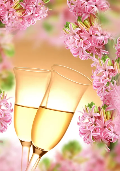 Decoratie van hyacint en champagne fluiten — Stockfoto