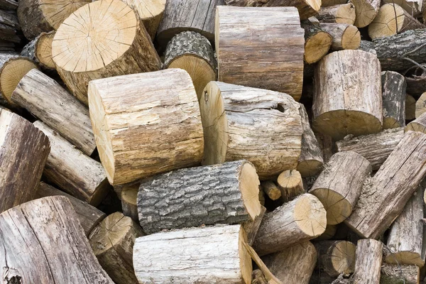 Виготовлення деревного палива — стокове фото