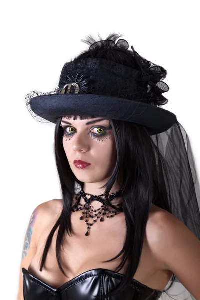 Młoda czarownica w welon kapelusz — Zdjęcie stockowe