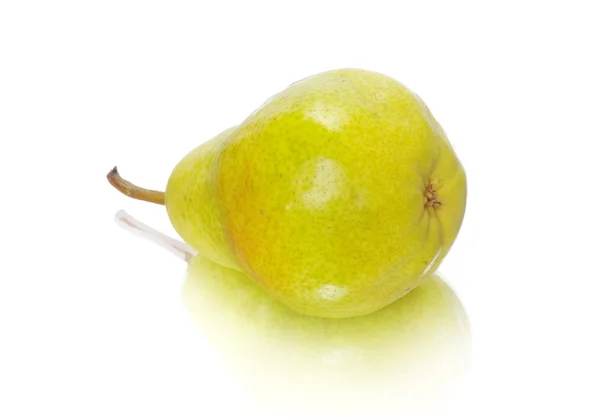 Päron på vit — Stockfoto