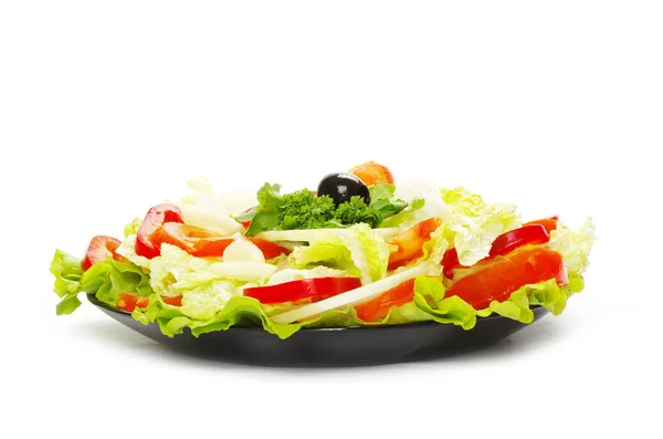 Салат в тарелке — стоковое фото
