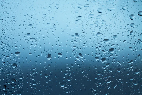 Wassertropfen am Fenster nach dem Regen — Stockfoto