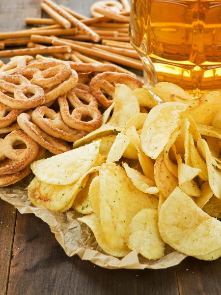 Beer and snacks — Stock Photo, Image