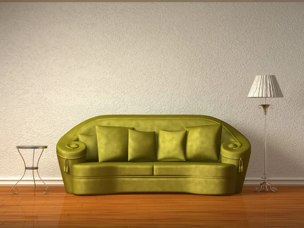 Olivfarbenes Sofa mit Tisch und Stehlampe im weißen Interieur — Stockfoto