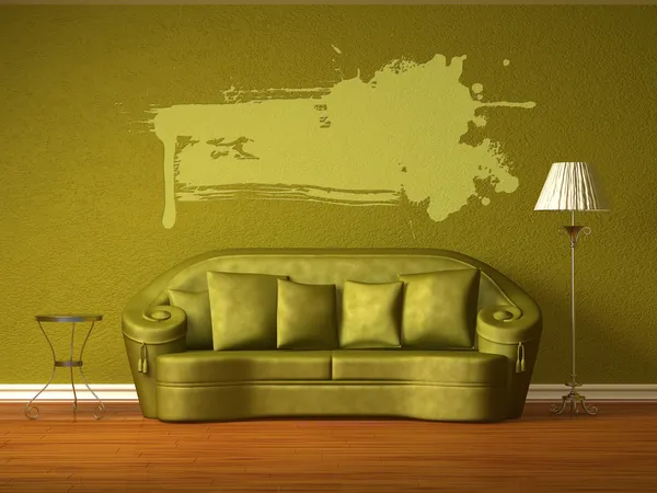 Оливковый диван со столом, стандартной лампой и рамкой в оливковом интерьере — стоковое фото