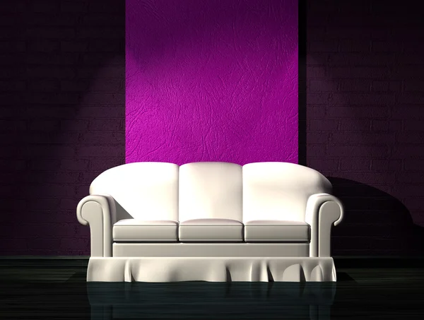 Άσπρος καναπές με μωβ μέρος του τοίχου στο μινιμαλιστικό εσωτερικό — Φωτογραφία Αρχείου