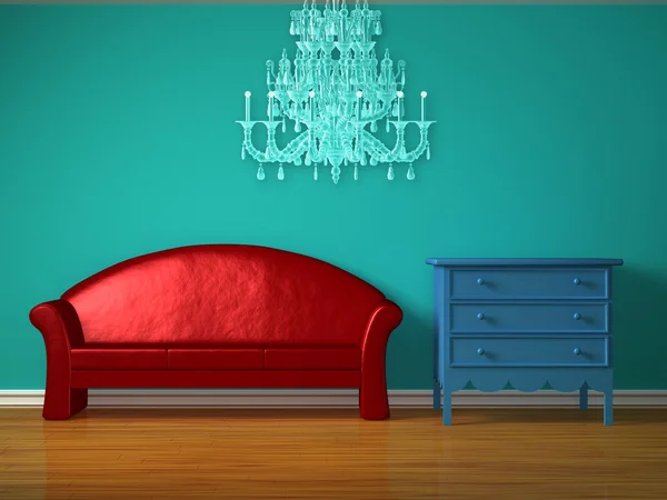 Красный диван с синей прикроватной тумбочкой и роскошный стол люстры в детской комнате — стоковое фото