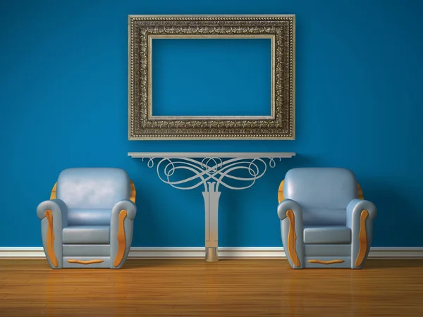 Dos sillas de lujo con consola metálica y marco de imagen — Foto de Stock