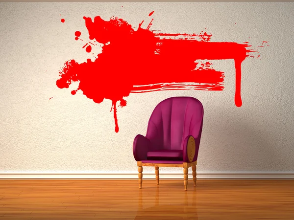 Sozinho cadeira de luxo com salpicos vermelhos no interior minimalista — Fotografia de Stock