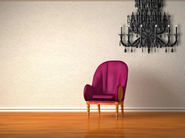 Paarse stoel en luxe kroonluchter in minimalistische interieur — Stockfoto