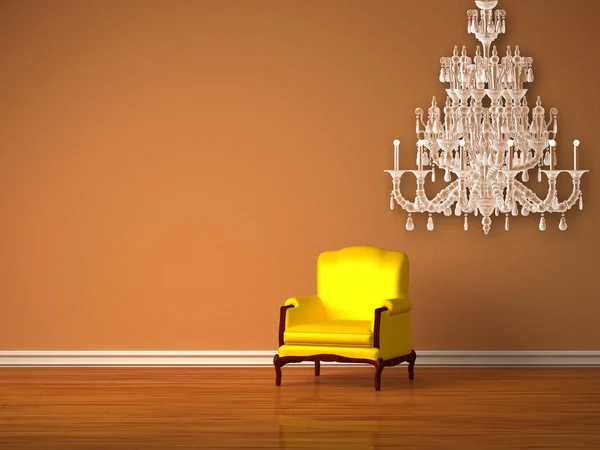 Silla de lujo sola con lámpara de araña de cristal en el interior minimalista —  Fotos de Stock