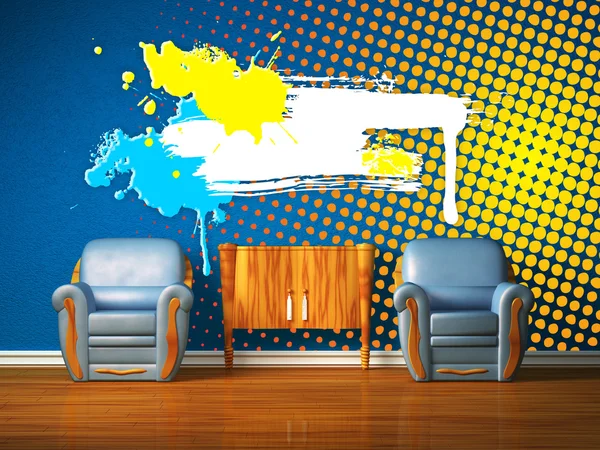 Δύο καρέκλες με το ξύλινο κομοδίνο σε μπλε πλαίσιο εσωτερικών και splash — Φωτογραφία Αρχείου