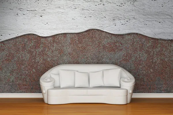 Sofá branco com placa de concreto curvo no interior enferrujado — Fotografia de Stock