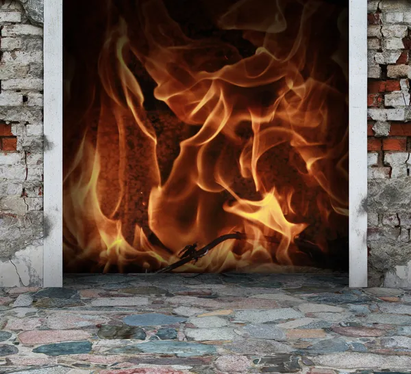 Suelo de piedra con fuego y llamas — Foto de Stock