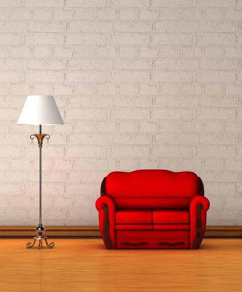 Divano rosso con lampada standard in interni minimalisti — Foto Stock