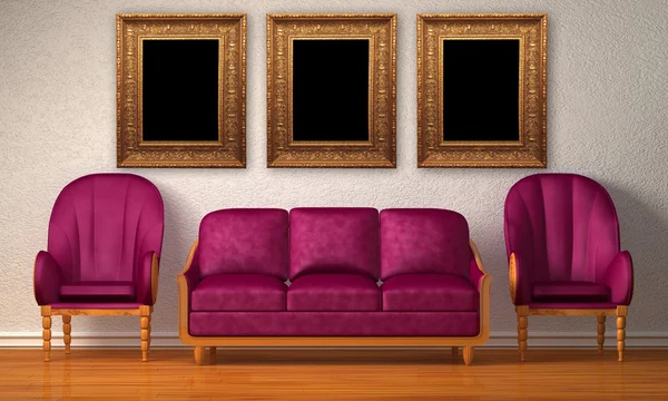 简约内饰中的紫色沙发和图片框架有两个豪华椅子 — 图库照片
