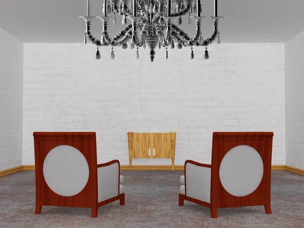 Zwei luxuriöse Stühle mit Holzkonsole und Kronleuchter — Stockfoto