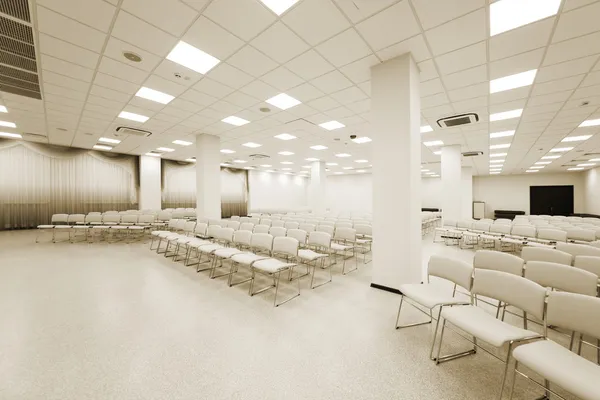 Beyaz konferans salonu — Stok fotoğraf