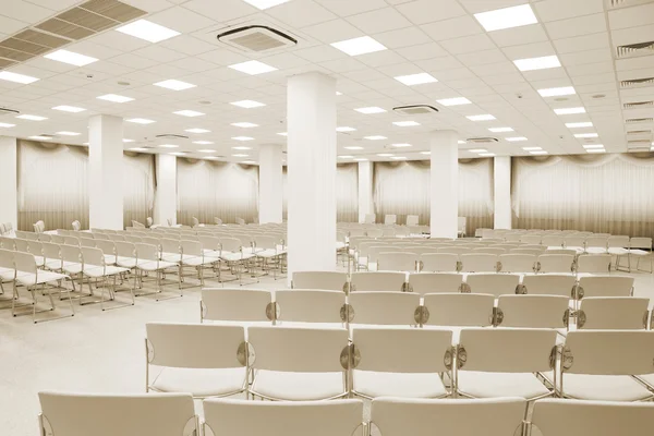 Beyaz konferans salonu — Stok fotoğraf