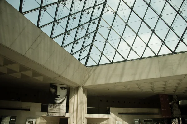 Музей Лувр — стокове фото
