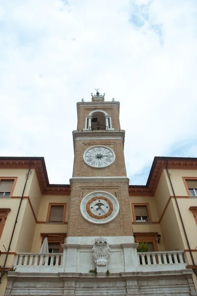 Uhr auf dem Turm — Stockfoto