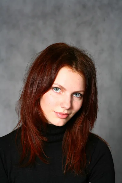 Gyönyörű vörös hajú lány portré — Stock Fotó