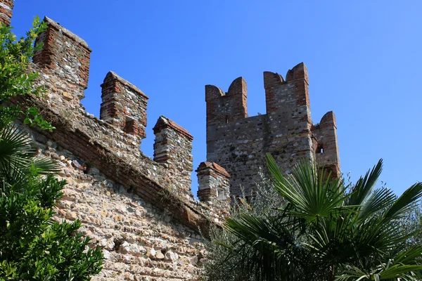 Средневековый замок, Сирмиона — стоковое фото