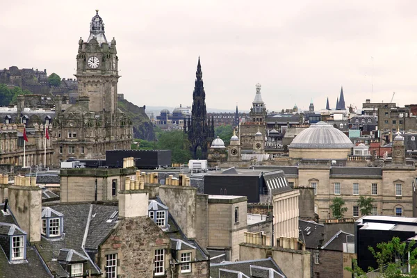 Вид на Эдинбург с Калтон-Хилла, включая Эдинбургский замок, Бал — стоковое фото