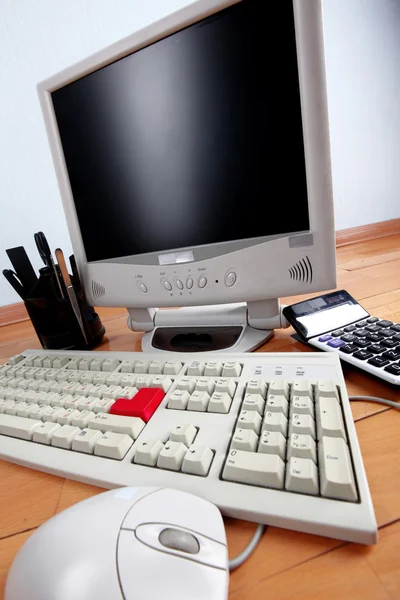 Classic education or work place - keyboard and monitor at table — Stock Photo, Image