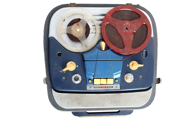Grabadora de cinta portátil vieja aislada en blanco — Foto de Stock