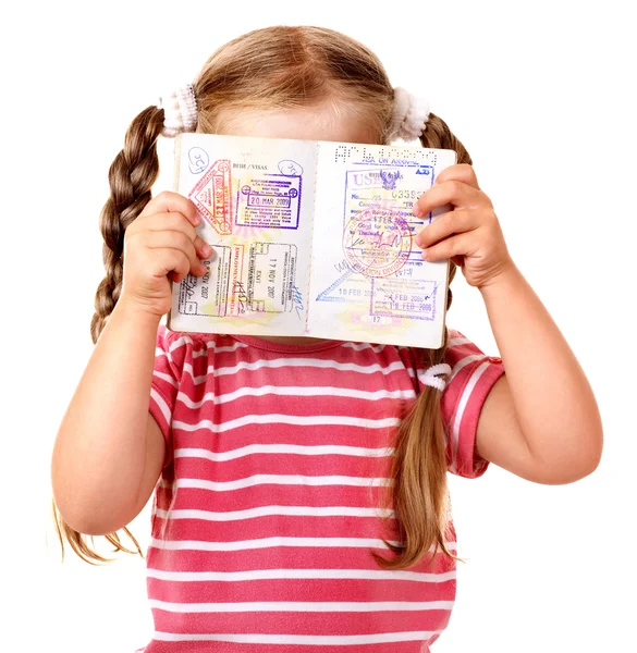 Kind mit internationalem Pass. — Stockfoto