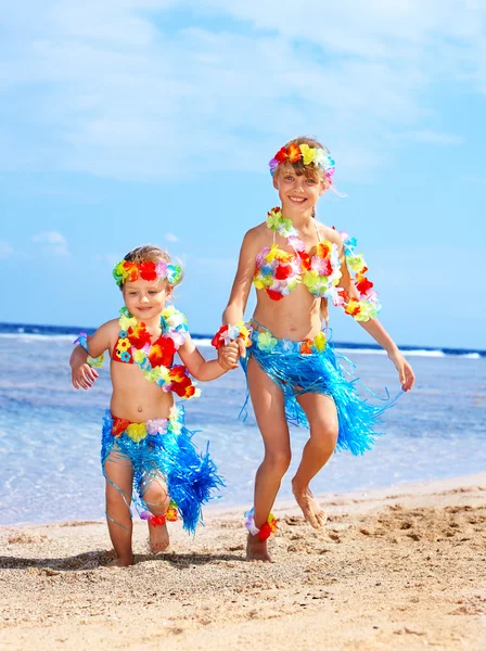 Children playing on beach. — Stock Photo, Image