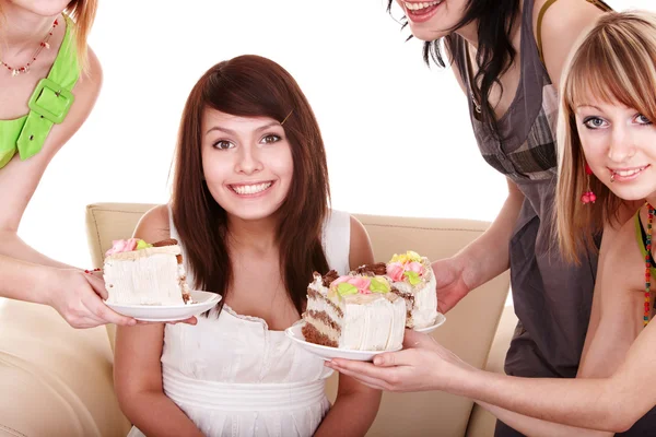 Grupp av glad tjej med tårta. — Stockfoto
