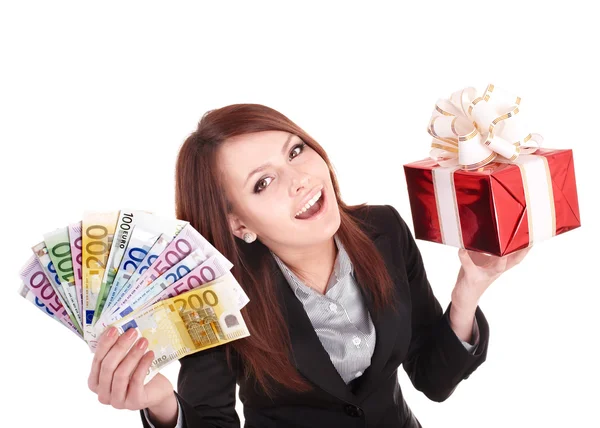 Mladá žena drží euro peníze a krabičky,. — Stock fotografie