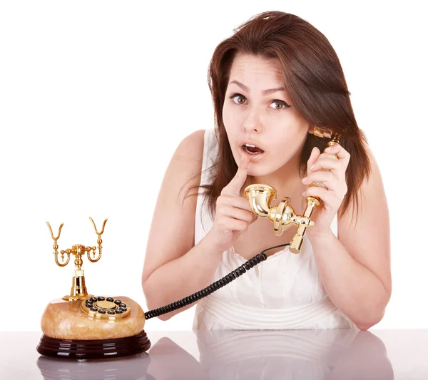 Молода красива жінка розмовляє по телефону . — стокове фото