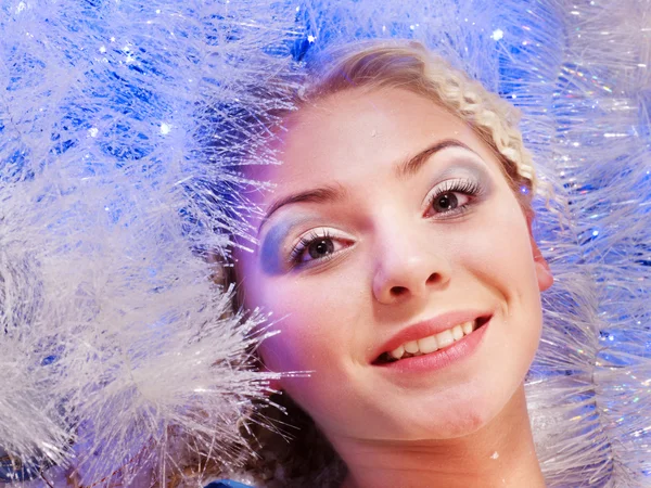 Young woman in snow. — Stock Photo, Image