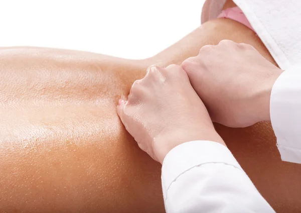 Massage des weiblichen Rückens. — Stockfoto