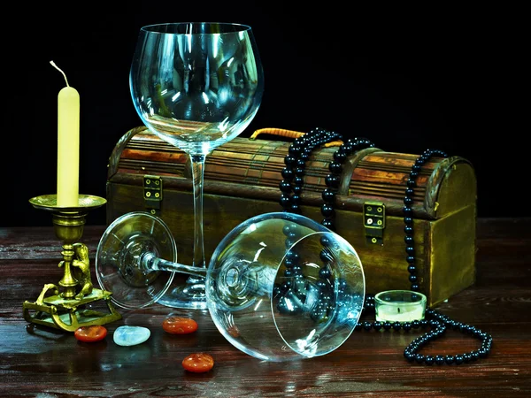 Два келихи вина та свічки . — стокове фото