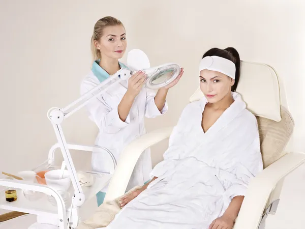 Young woman in beauty spa. — Stock Photo, Image