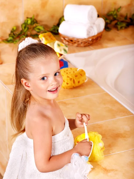 子供のお風呂で洗う. — ストック写真