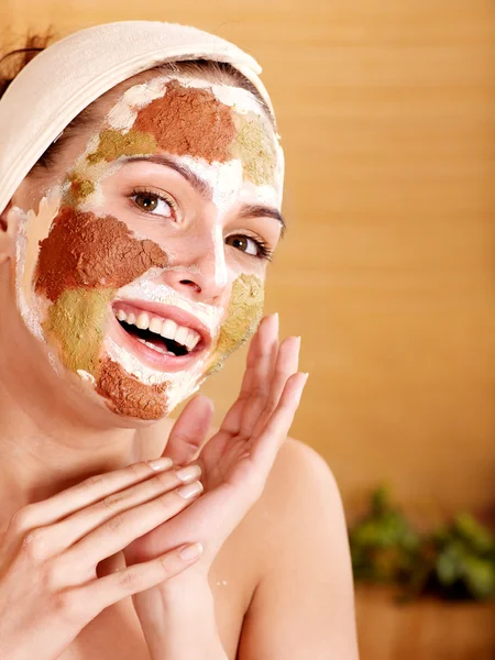 Máscaras faciales de arcilla caseras naturales  . — Foto de Stock