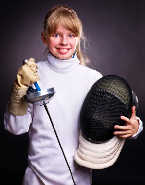 Çocuk kostüm epee holding eskrim içinde .