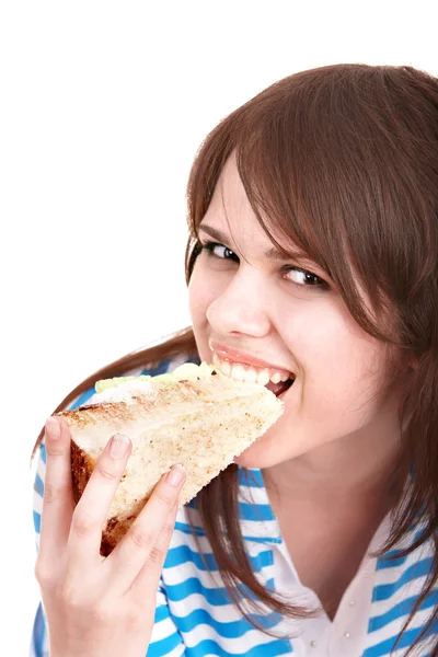 Pasta yemeye mutlu bir genç kadın. — Stok fotoğraf